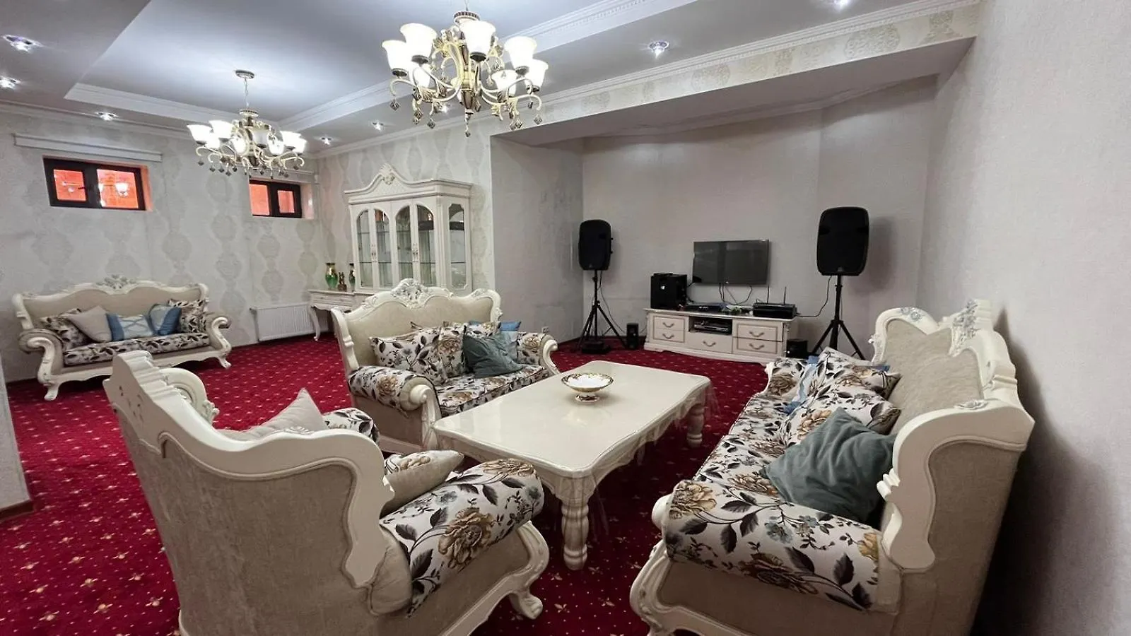 Royal Villas アルマトイ カザフスタン