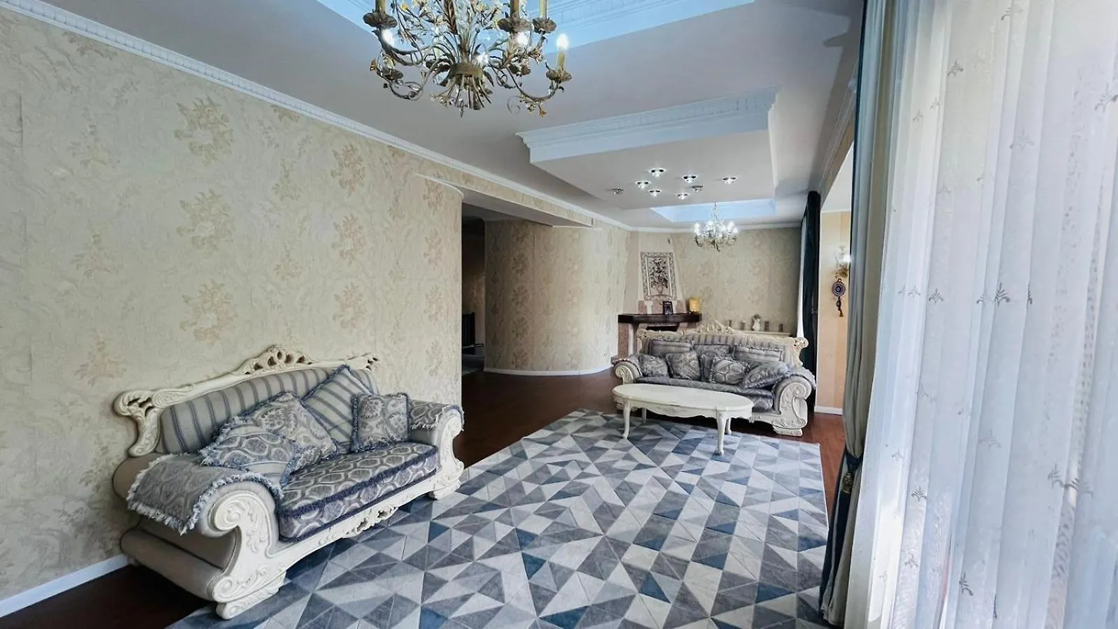Royal Villas アルマトイ